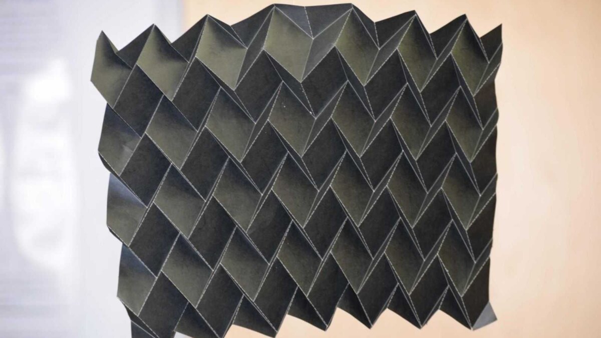 Новый оригами-радиатор защитит спутники от перепада температур