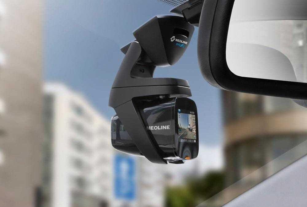 Удобный компаньон. Обзор видеорегистратора Neoline EVO Z1