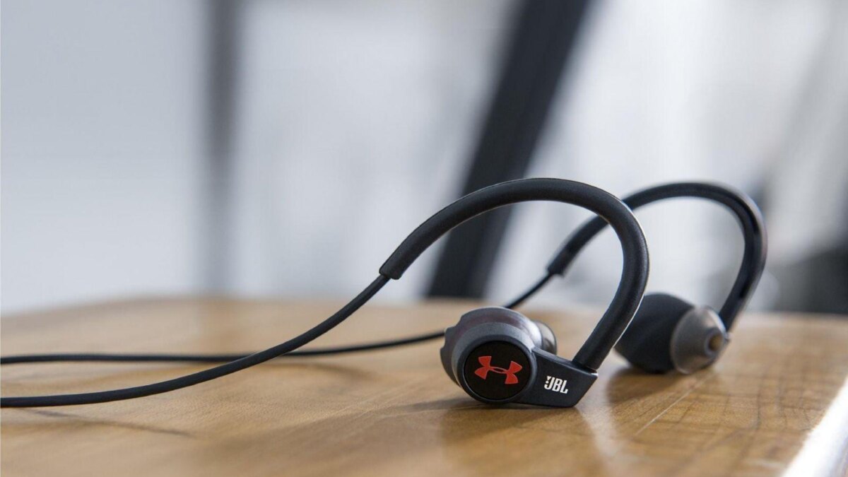 Harman сделала спортивные наушники JBL Under Armour