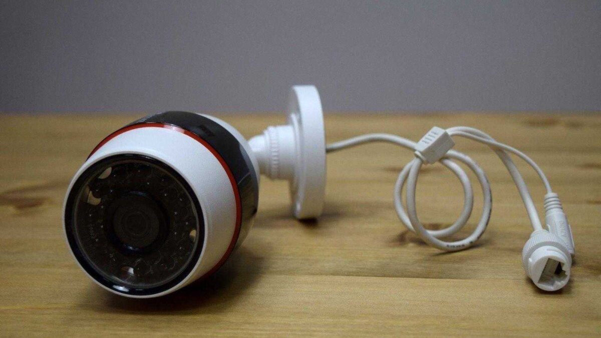 Обзор Ezviz C3S. Камера, которая могла бы жить сама по себе