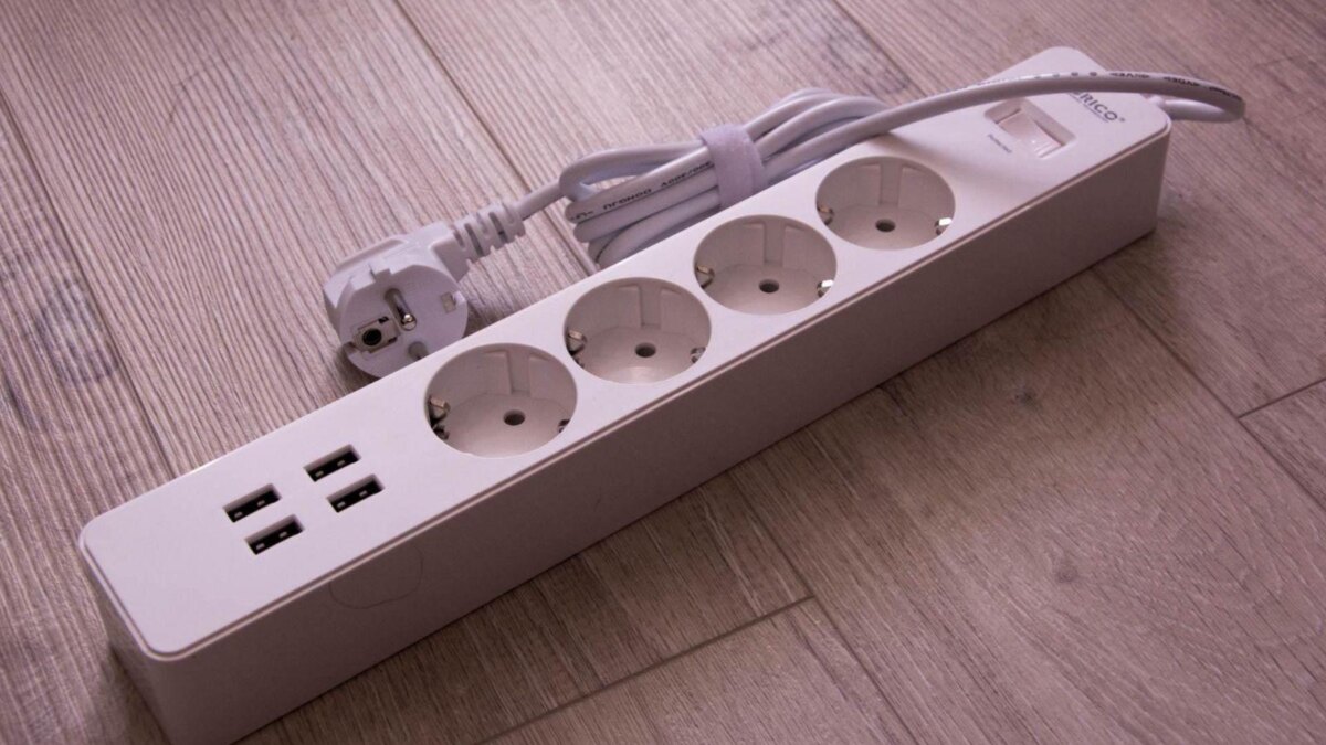 Заряжает! Обзор сетевого фильтра Orico OSC-4A4U