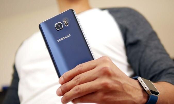 Samsung выпустит первый в мире смартфон с алкотестером