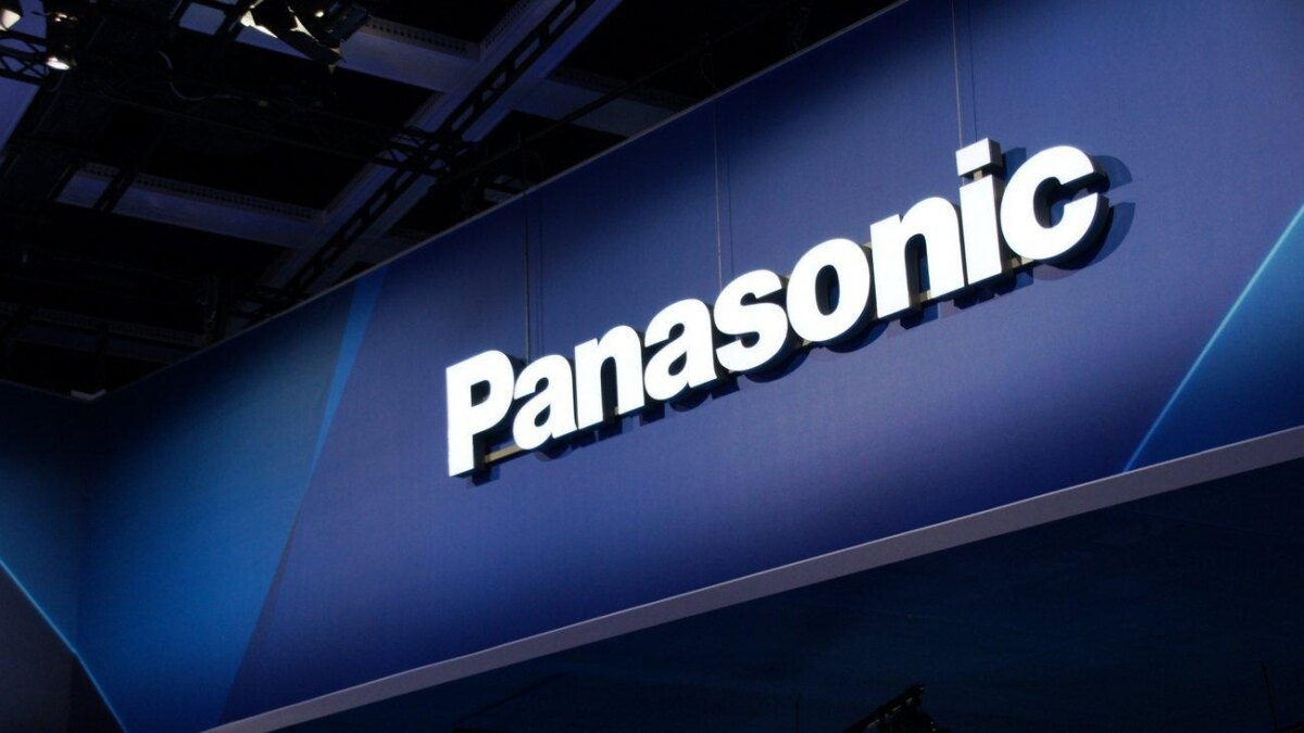 IFA 2017. Panasonic представила холодильник, приезжающий по звуку хозяина