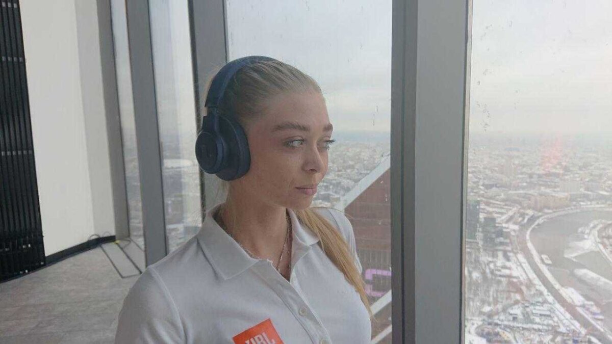 JBL представила новую линейку наушников в России