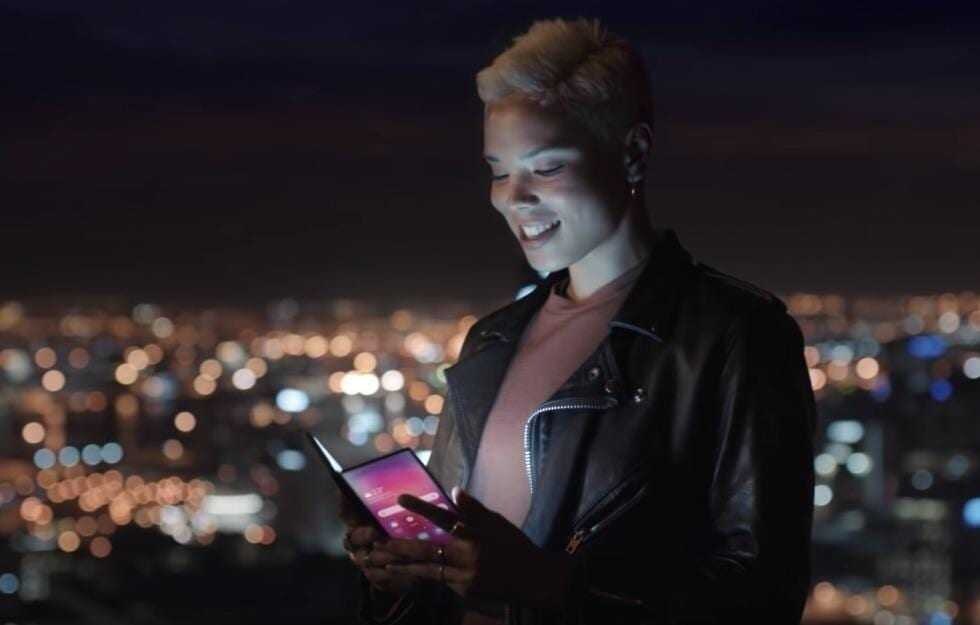 Первые изображения и характеристики складного смартфона Samsung Galaxy Fold