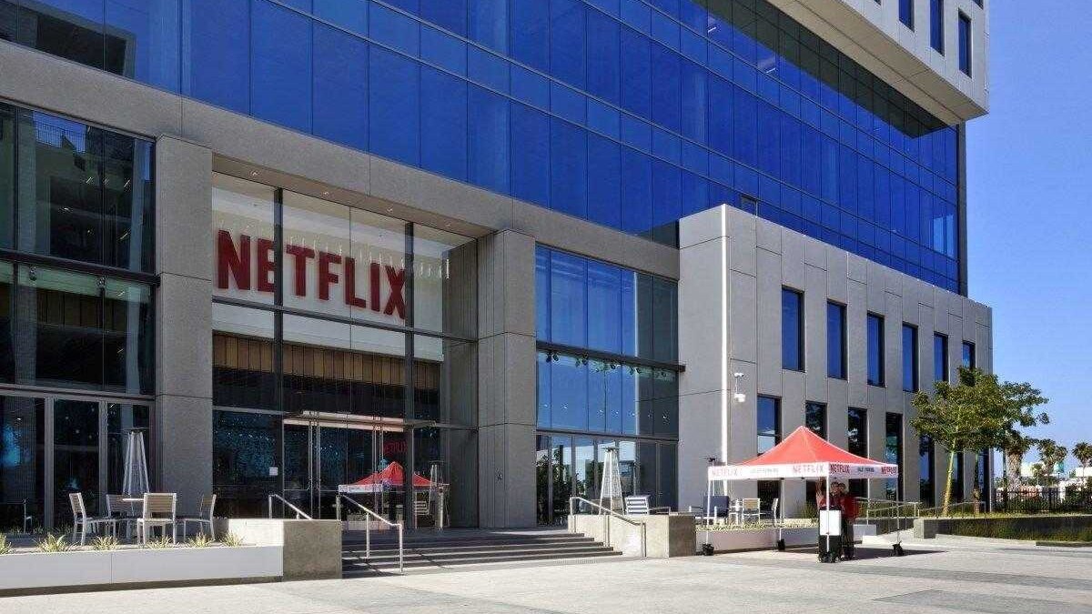Офис Netflix в Лос-Анджелесе заблокирован из-за сообщений о вооружённом человеке