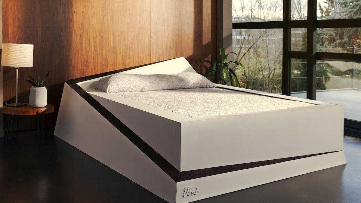 Ford сделал матрас, который возвращает партнёра на своё место