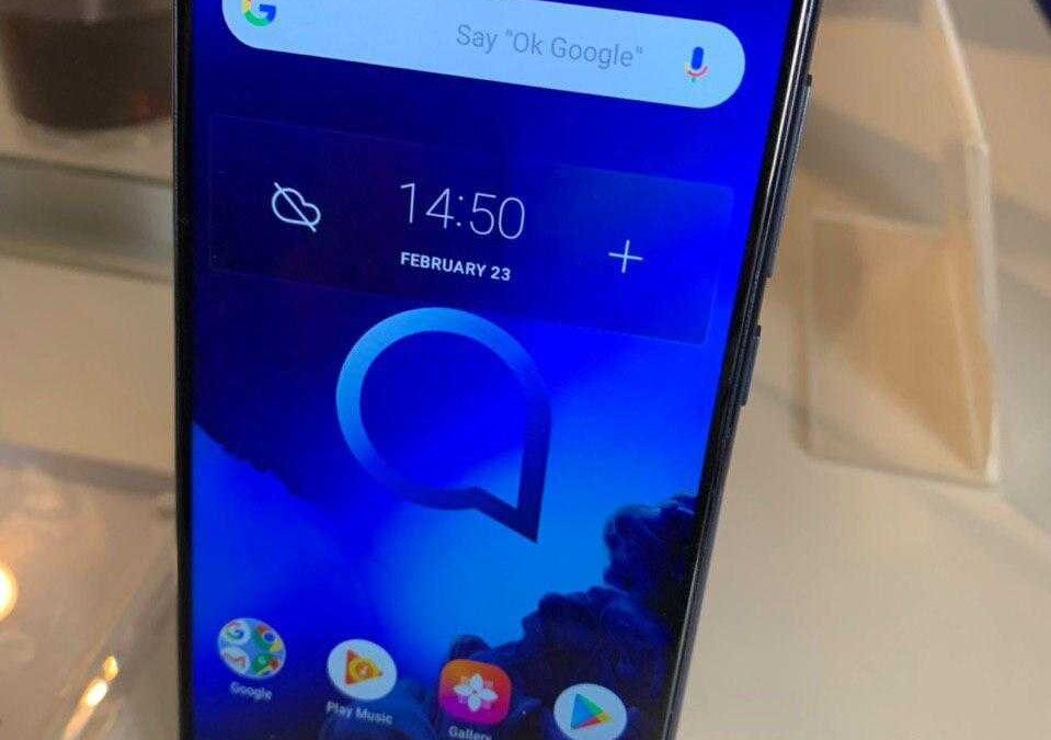 MWC 2019. Alcatel показала смартфоны 3-й серии Alcatel 3 и 3L 9 photo 2019 02 23 19 56 35