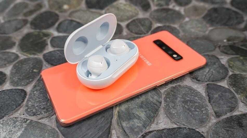 Новые Samsung Galaxy Buds дешевле, чем Apple AirPods, и дольше работают