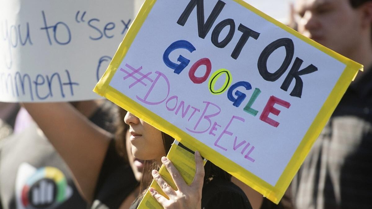 Google заплатил 45 млн. долларов бывшему директору, обвиняемому в сексуальных домогательствах. 18+