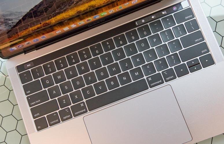 Apple извинилась за проблемы с клавиатурой MacBook
