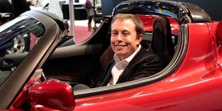 На Илона Маска за его твиты подали в суд инвесторы Tesla