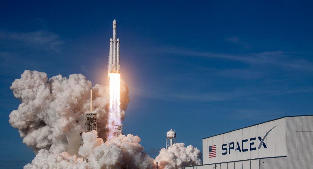 SpaceX Falcon Heavy успешно совершил свой первый коммерческий полет