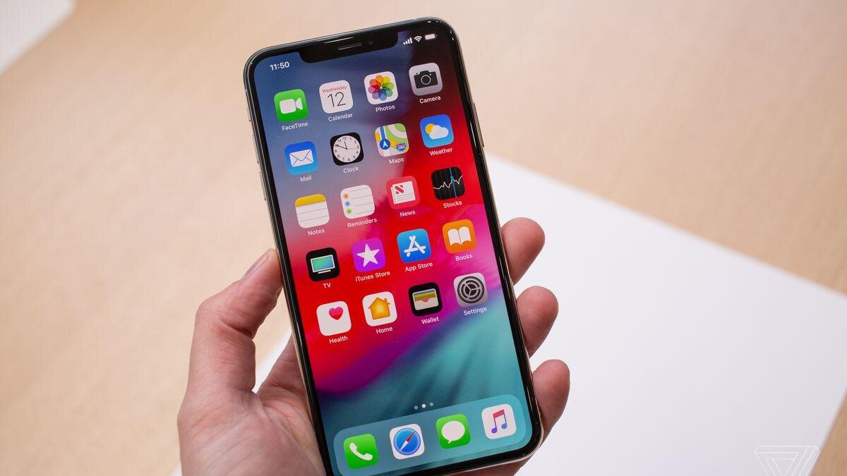 В сеть утекли изображения заготовок для чехлов iPhone XI и iPhone XI Max