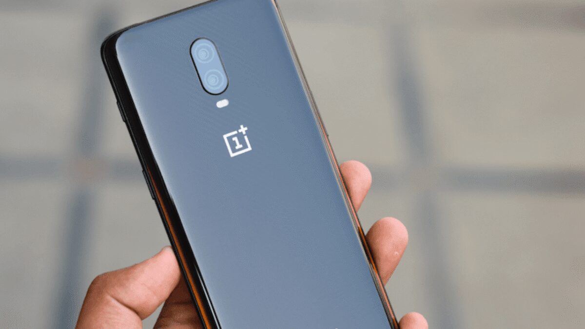 В сеть утекли живые фотографии OnePlus 7 Pro