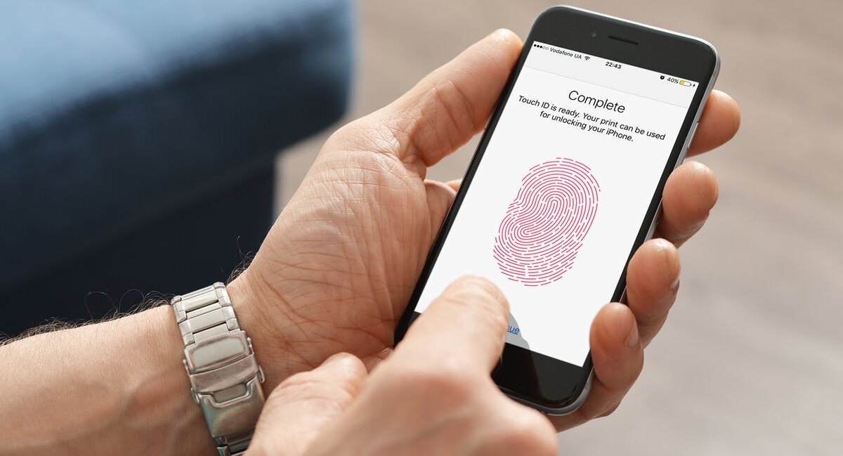 Apple выпустит iPhone с полноэкранным Touch ID в следующем году
