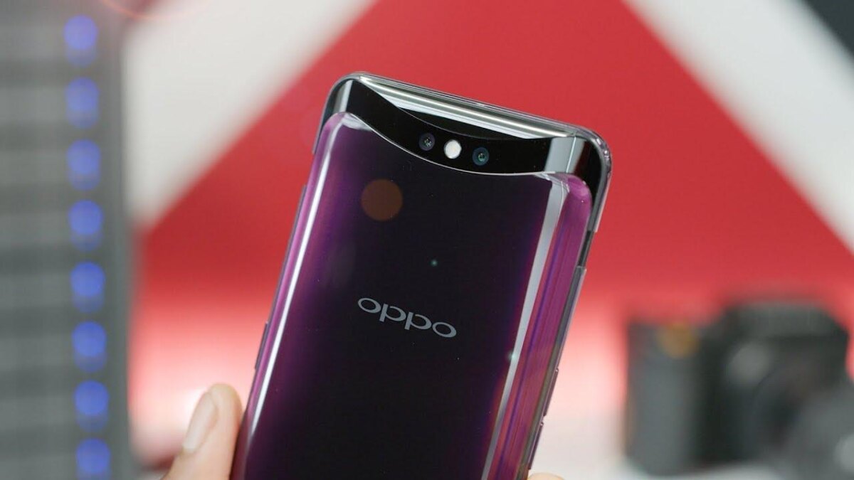 Oppo впервые продемонстрировала подэкранную селфи-камеру