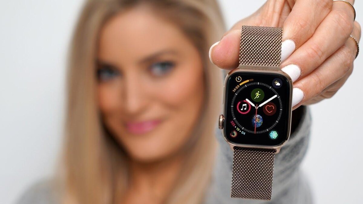 Apple вернула функцию рации в часы Apple Watch