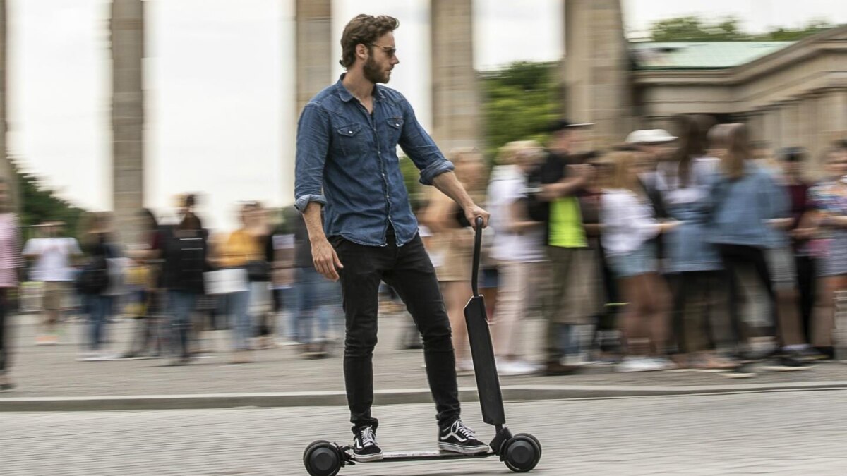 Самокаты возглавили топ товаров для активного отдыха этим летом