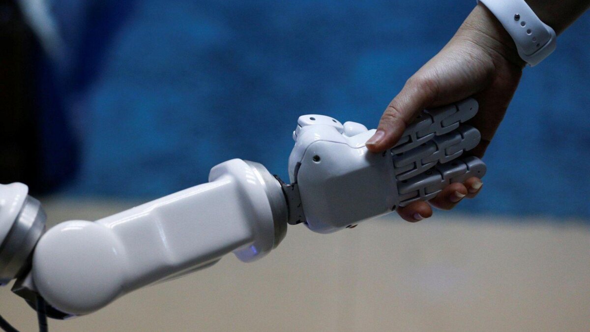 Ученые разработали роботов для оказания помощи пожилым людям