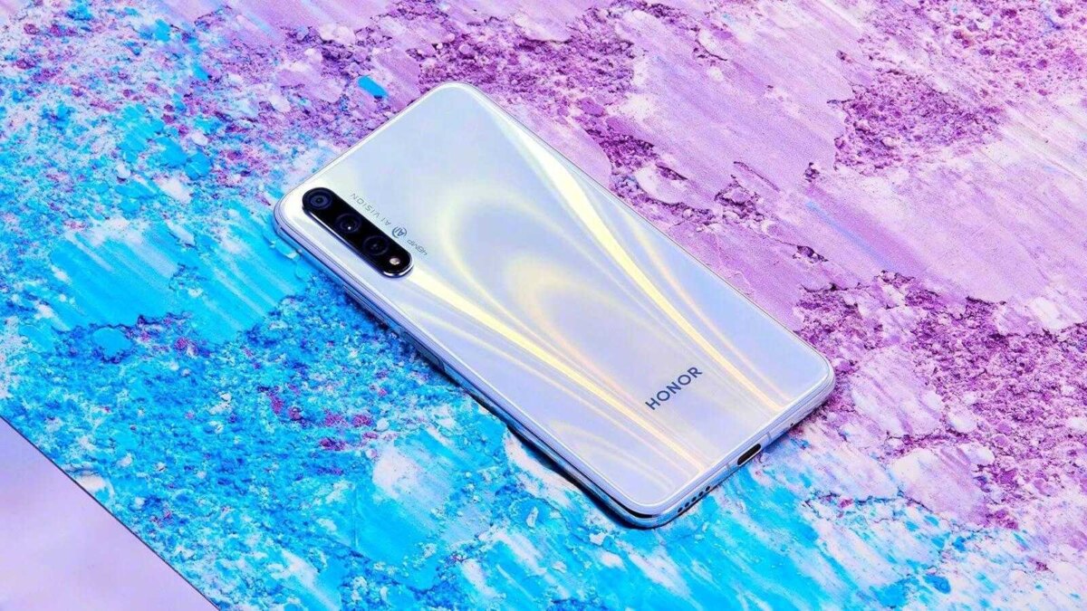 Huawei представила российскую версию смартфона Honor 20S