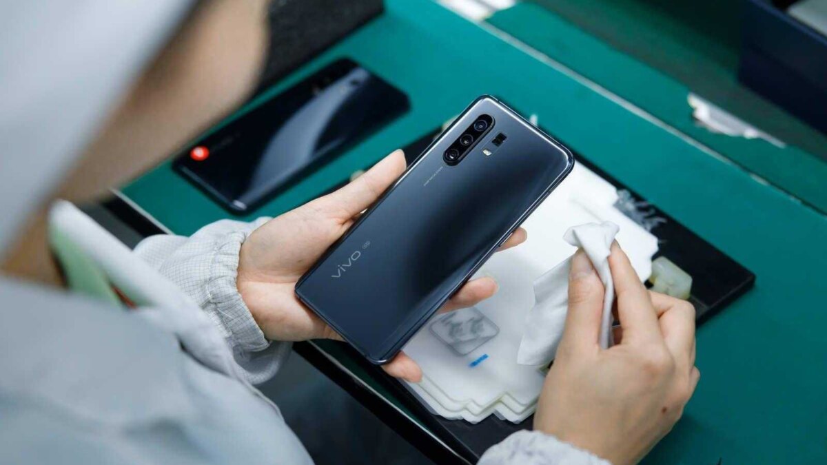 Vivo представила смартфон Vivo X30