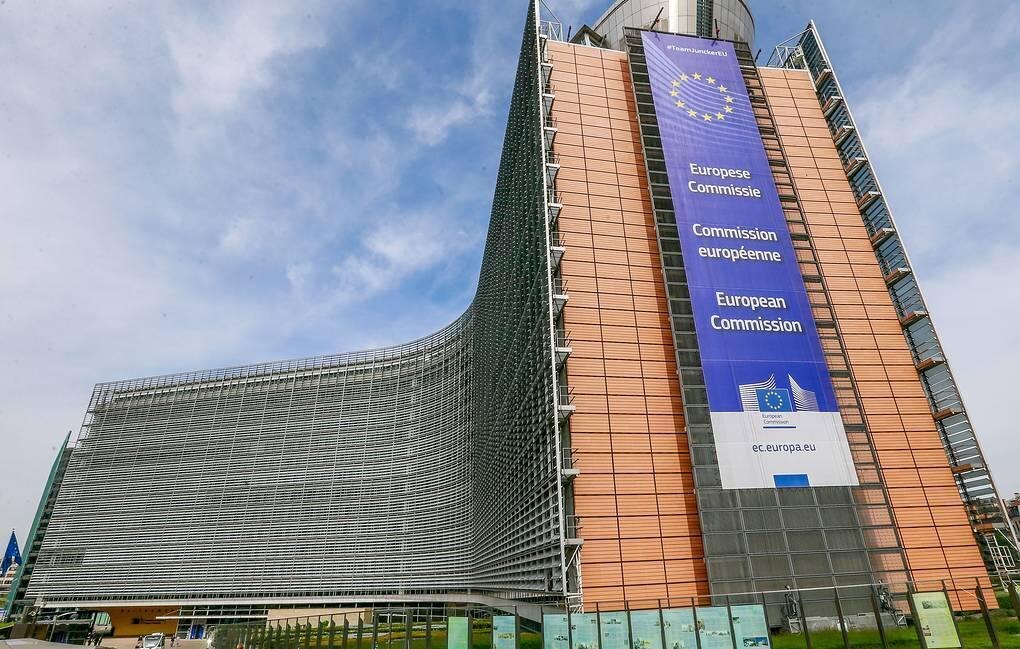 Apple, Microsoft и BMW просят Еврокомиссию остановить «патентных троллей»