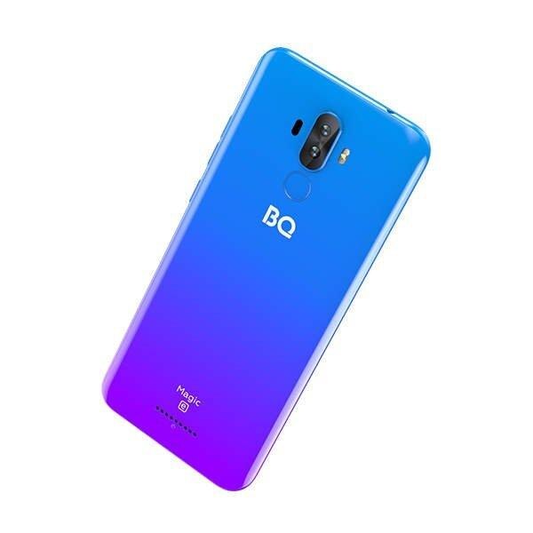 Смартфон BQ с синим градиентным дизайном задней панели