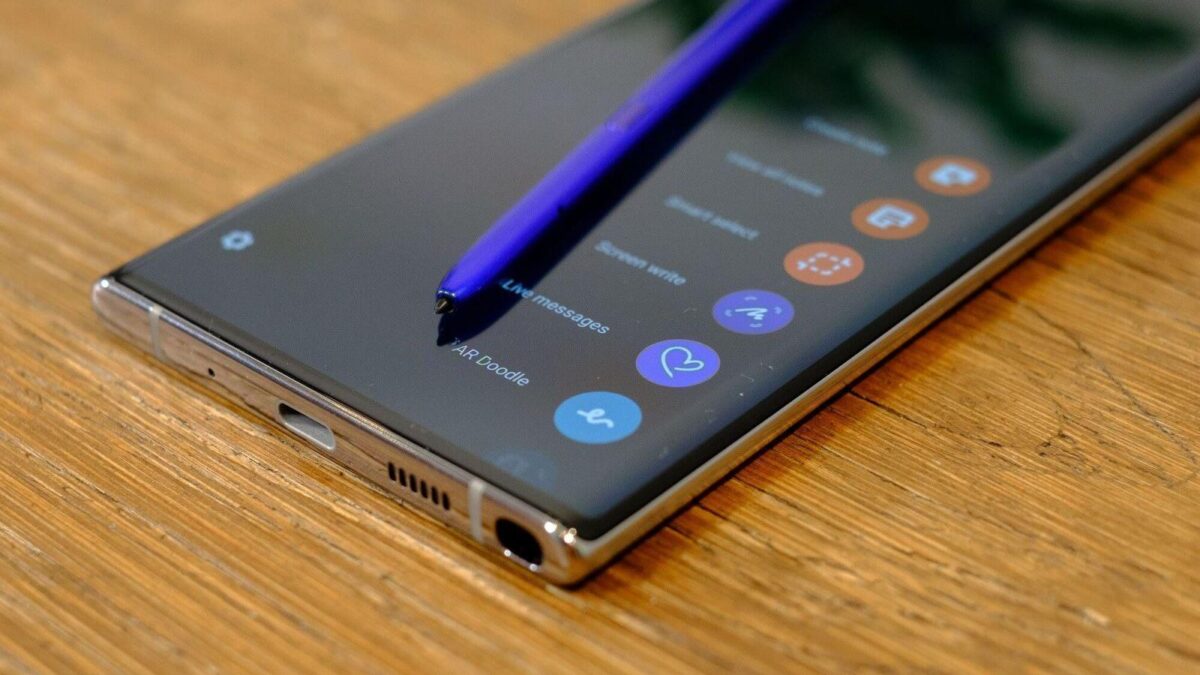 Вероятно, Galaxy Note 20 получит ультра-изогнутый экран