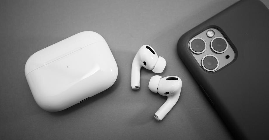 Apple выпустит новые AirPods в мае