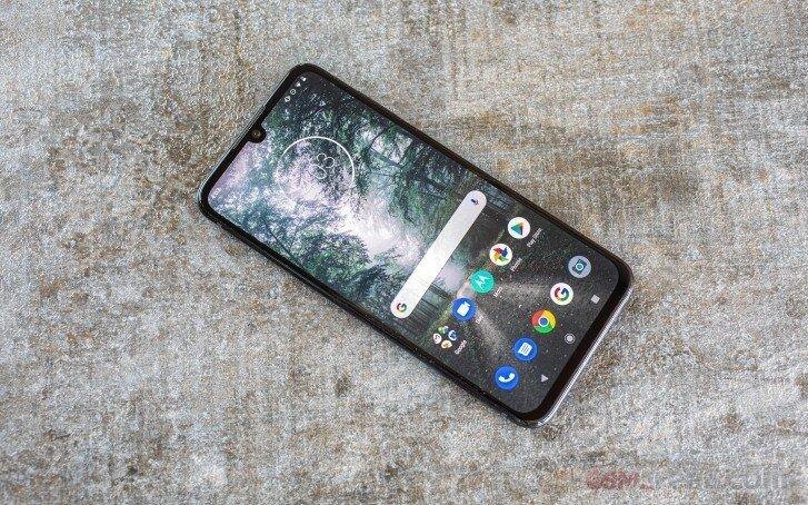 Motorola One получит обновление Android 10