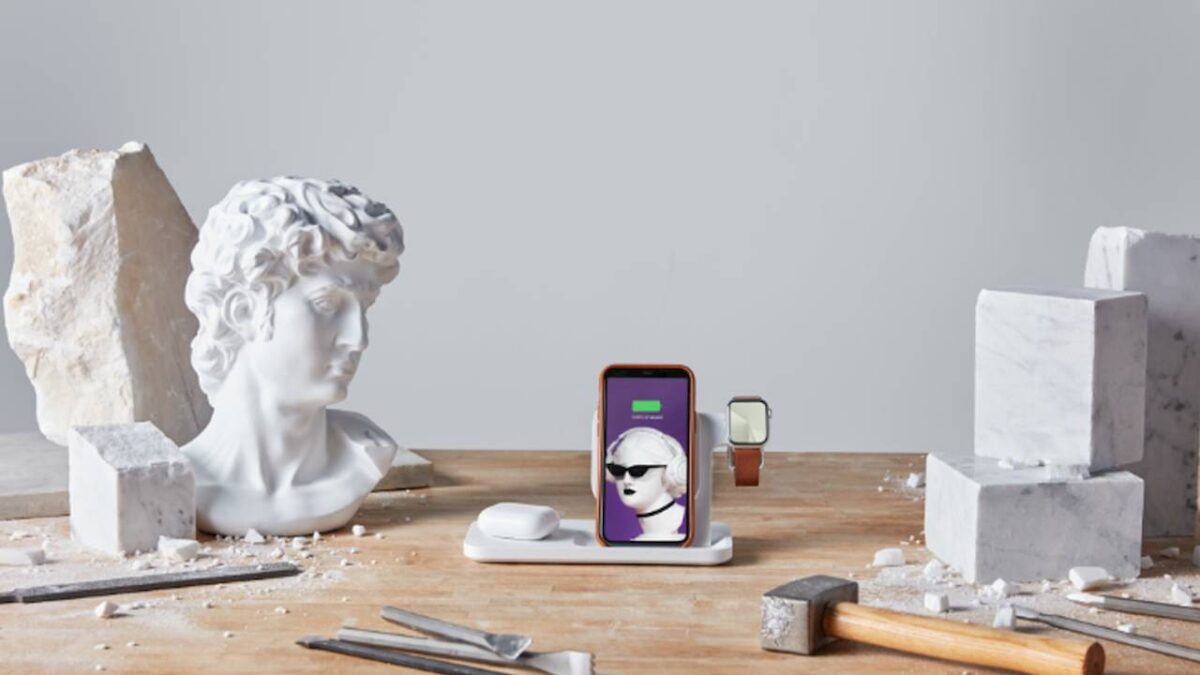 Компания Logitech представила беспроводную зарядную станцию 3-в-1