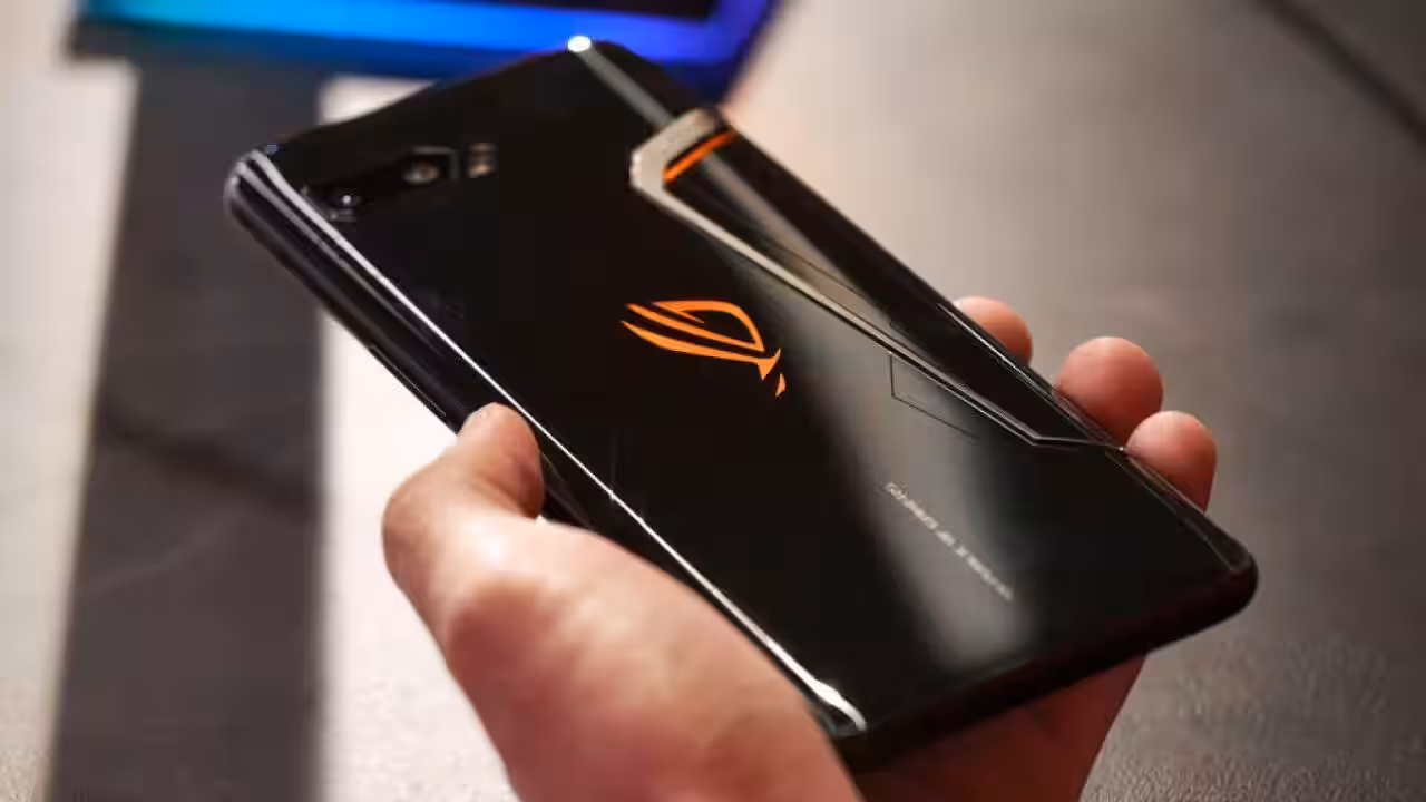 В сеть опубликовали фотографию телефона ASUS ROG Phone 3 3