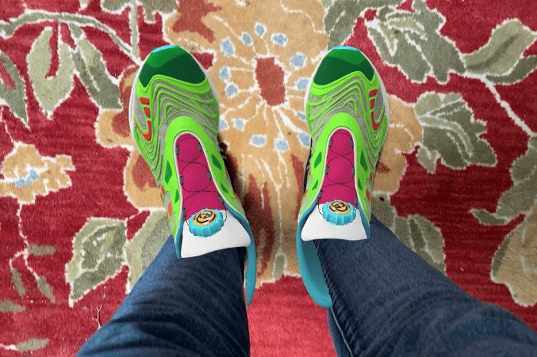 Gucci представила кроссовки виртуальной реальности за 1000 рублей