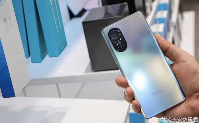 В сети появились подробные характеристики флагманского смартфона Honor 50 Pro+