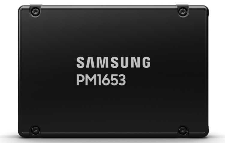 Samsung представляет корпоративные твердотельные накопители SAS PM1653 с увеличенной скоростью и емкостью