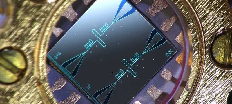 Квaнтовый симулятор посчитал физическую задачу в 100 рaз быстрee мощного кластера