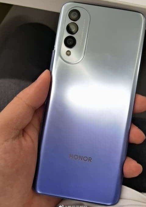 В сеть опубликовали живое фото смартфона Honor X20 с Dimensity 1200 3