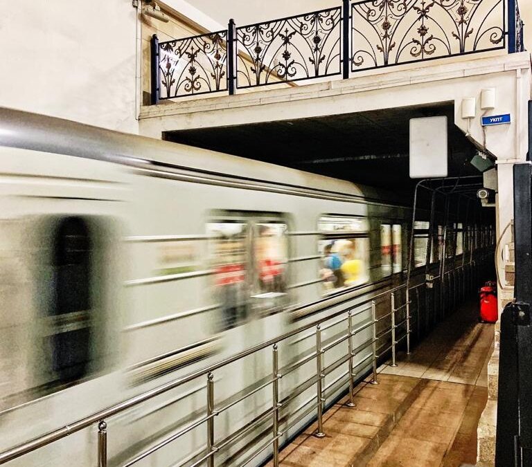 Tele2 первой в России запустила 5G в метро