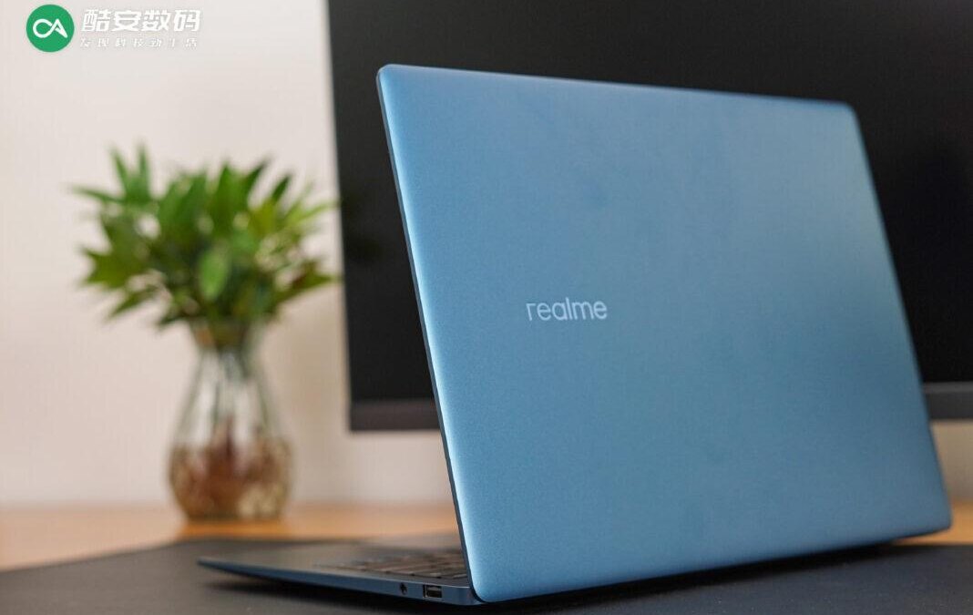 Realme Book Slim впервые показали на фотографиях