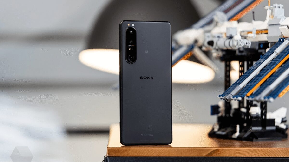Флагман Sony Xperia 1 III начал продаваться в России