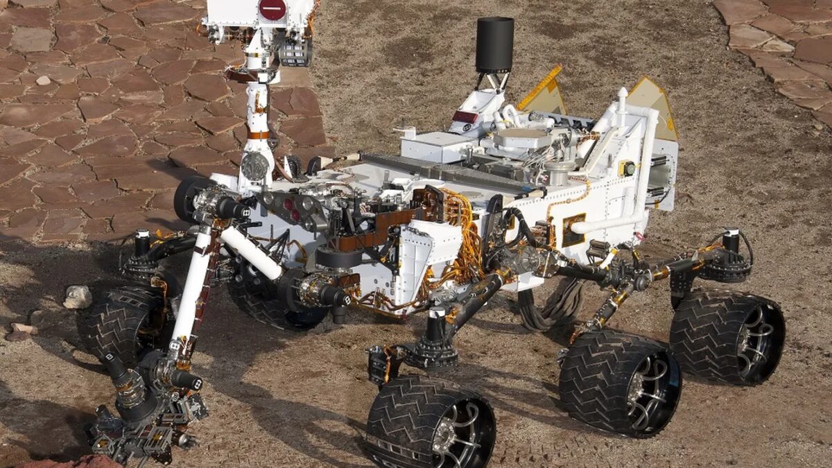 Марсоход NASA Curiosity поделился селфи, как напоминанием о продолжении исследования красной планеты 2 Марсоход NASA Curiosity