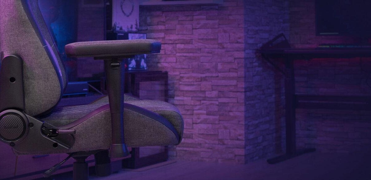 Crown AW BG 1920x700 11