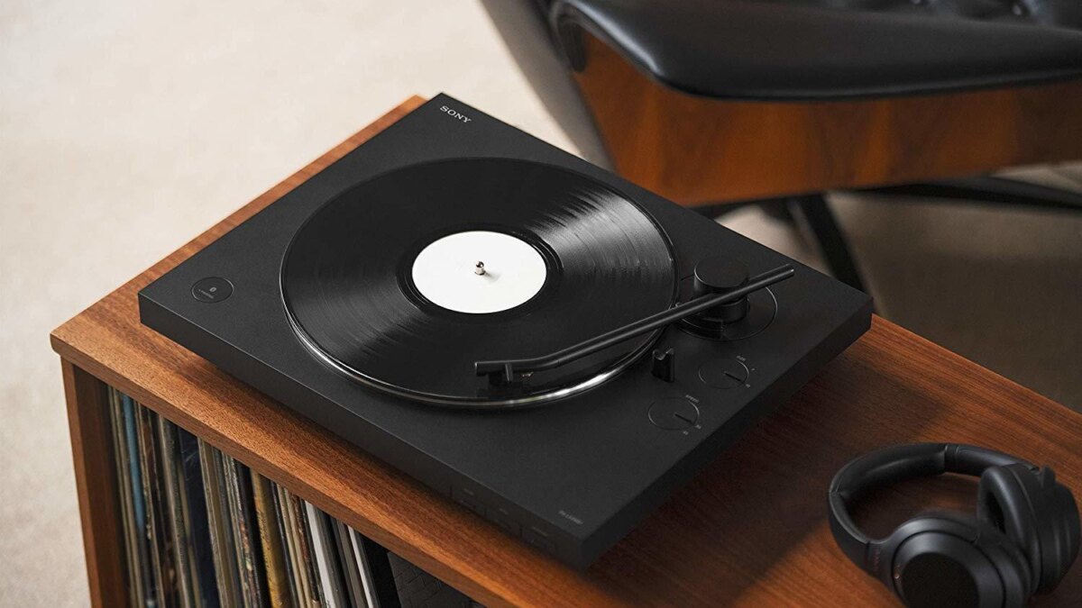 Виниловые проигрыватели становятся товарами массового спроса