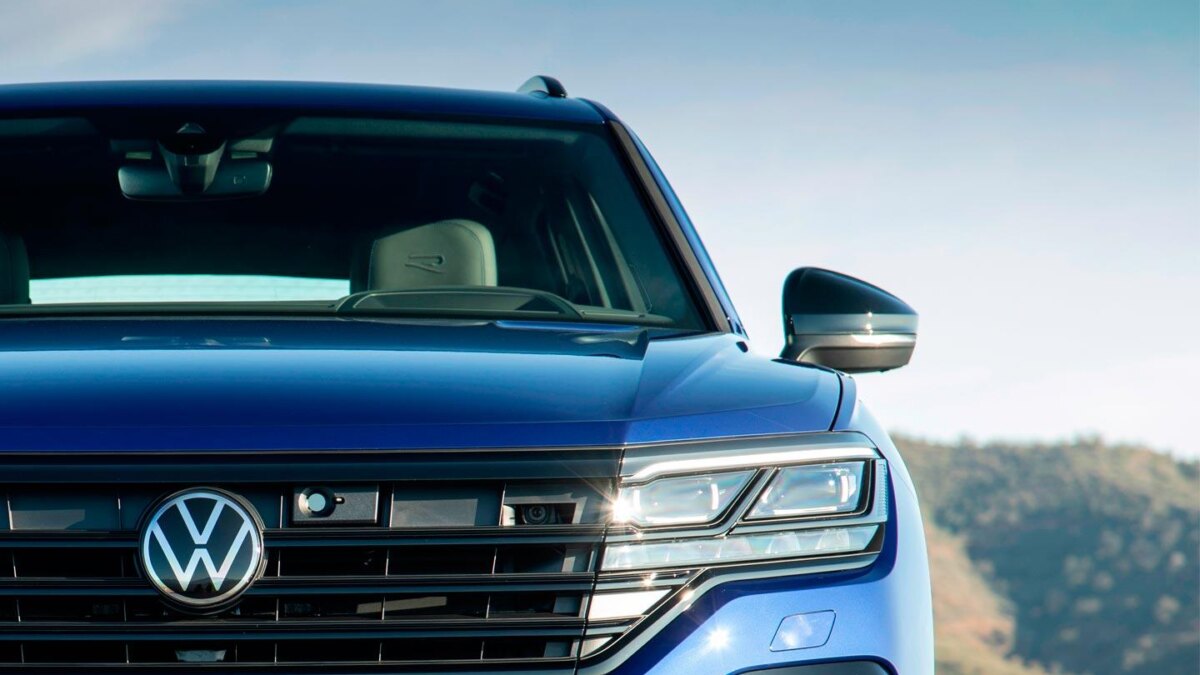 У Volkswagen Touareg обновилось базовое и опциональное оснащение