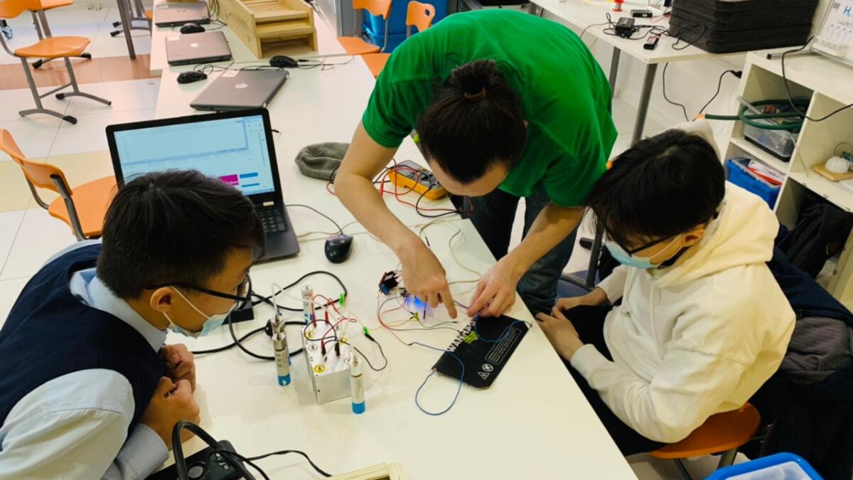 Якутские девятиклассники выпустят ИТ-пуховик с обогревом