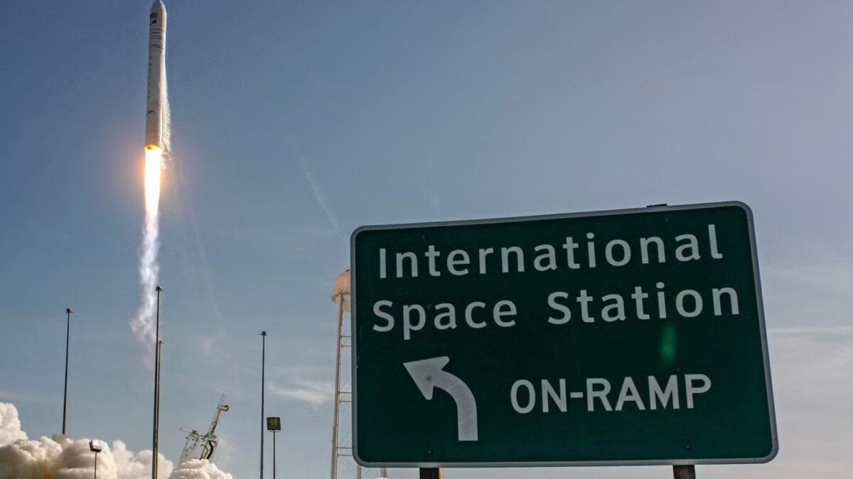 NASA запустит грузовой корабль к МКС 1 NASA