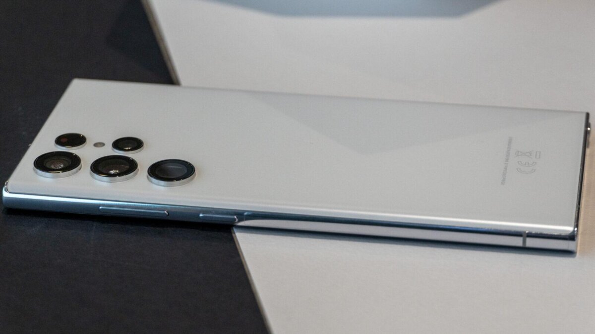 Samsung представила Galaxy S22 Ultra