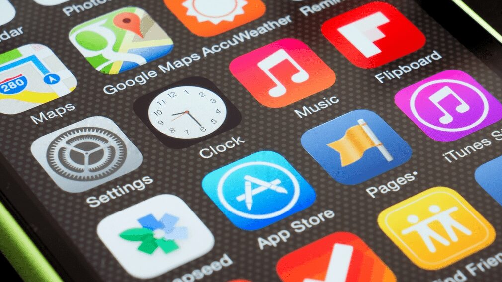 Чем заменить иностранные сервисы: импортозамещение приложений и сайтов