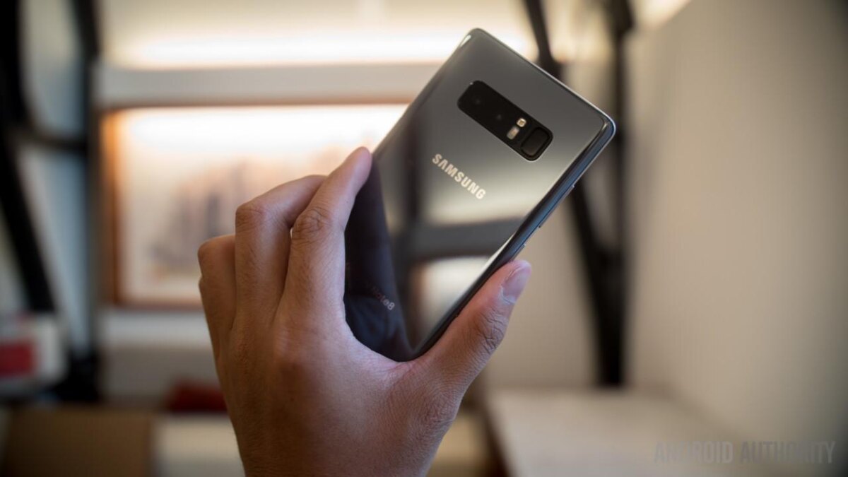 Samsung снижает производительность более 10 000 приложений для своих устройств